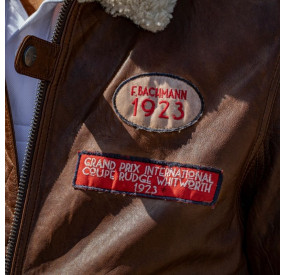 BLOUSON AVIATEUR MARRON AVEC ECUSSONS